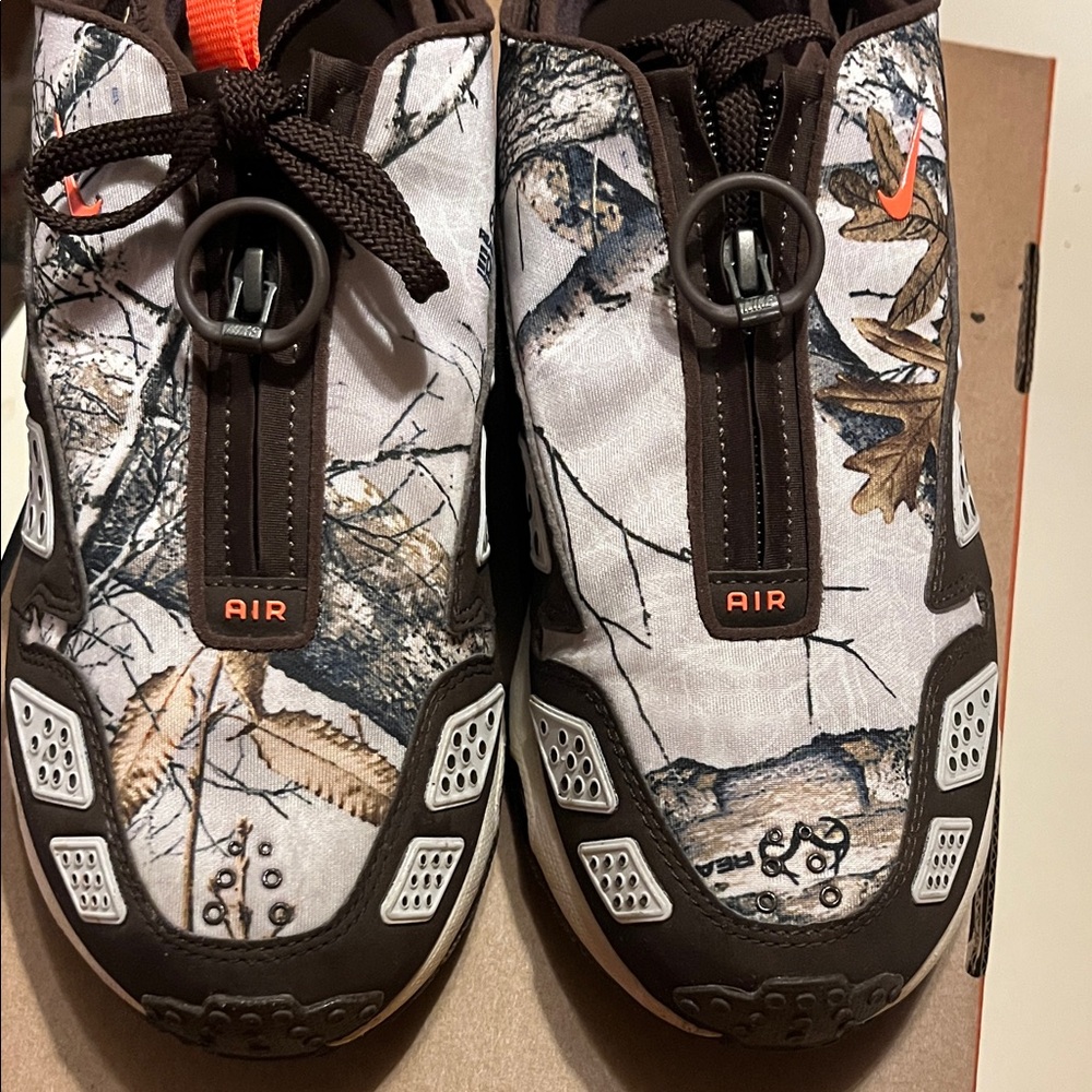 Nike Air Max SNDR Women’s Realtree Camouflage with Orange Accents - Picture 4 of 7